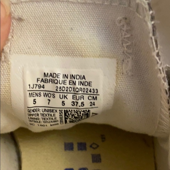 Converse - Picture 3 of 3